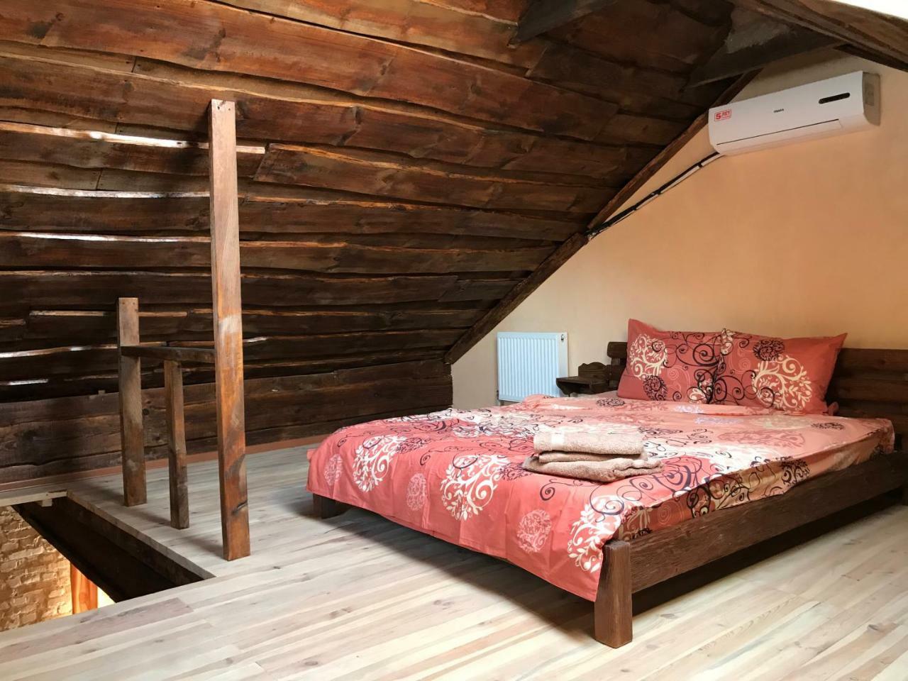 Two-Floor Apartments And Studio 2-Х Этажные Апартаменты И Студия В Самом Центре Carcóvia Exterior foto